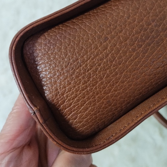 Vintage Burberry LeatherTote Bag. - Picture 7 of 16